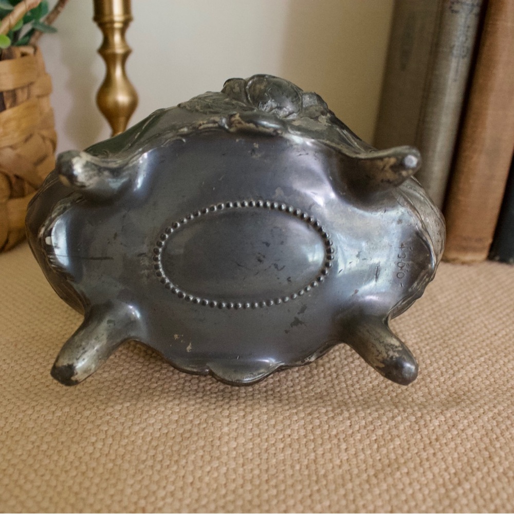Antique Victorian Cast Metal Jewelry Trinket Box with Floral Design - Picture 7 of 7